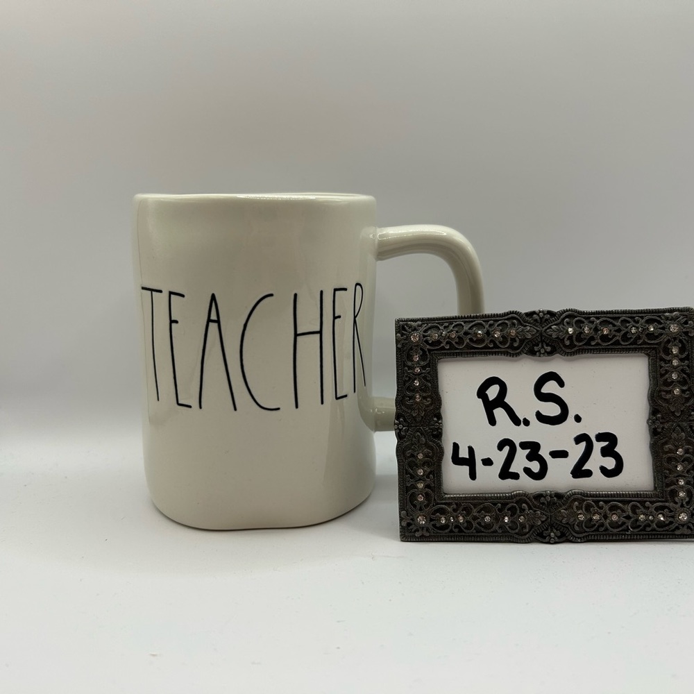 Rae Dunn “Teacher” mug.